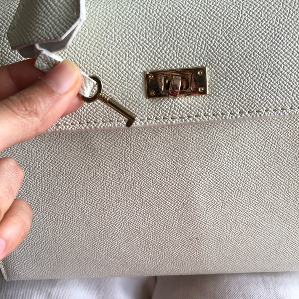 Unbranded Faux-leather, White Box Crossbody Purse - Picture 6 of 7